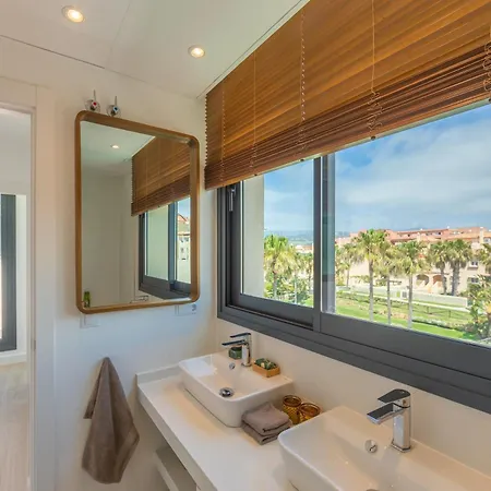 Ocean Pearl - Luxury Penthouse By Rent *